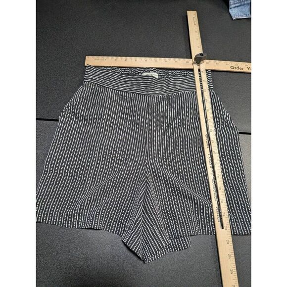 Max Studio Chevron Herringbone Pattern, Gray, Classic Light Wash Women's XS - Picture 4 of 4